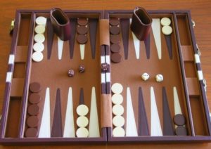 Backgammon - Juego de mesa de estrategia