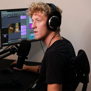 Turner Tenney, conocido como Tfue, es un streamer estadounidense destacado por su habilidad como gamer. Posee millones de seguidores